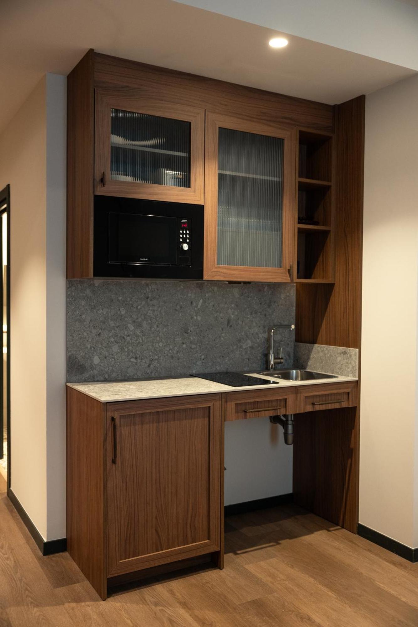 Batimont Suites & Apartments Билбао Екстериор снимка