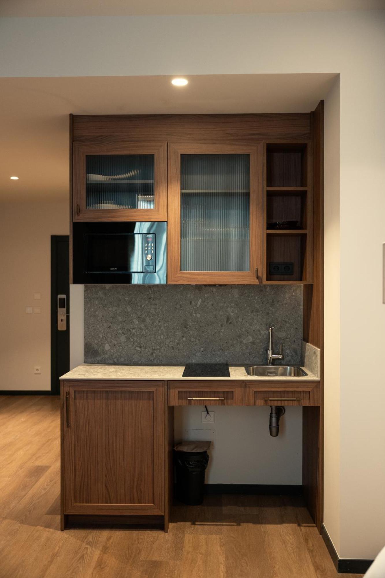 Batimont Suites & Apartments Билбао Екстериор снимка