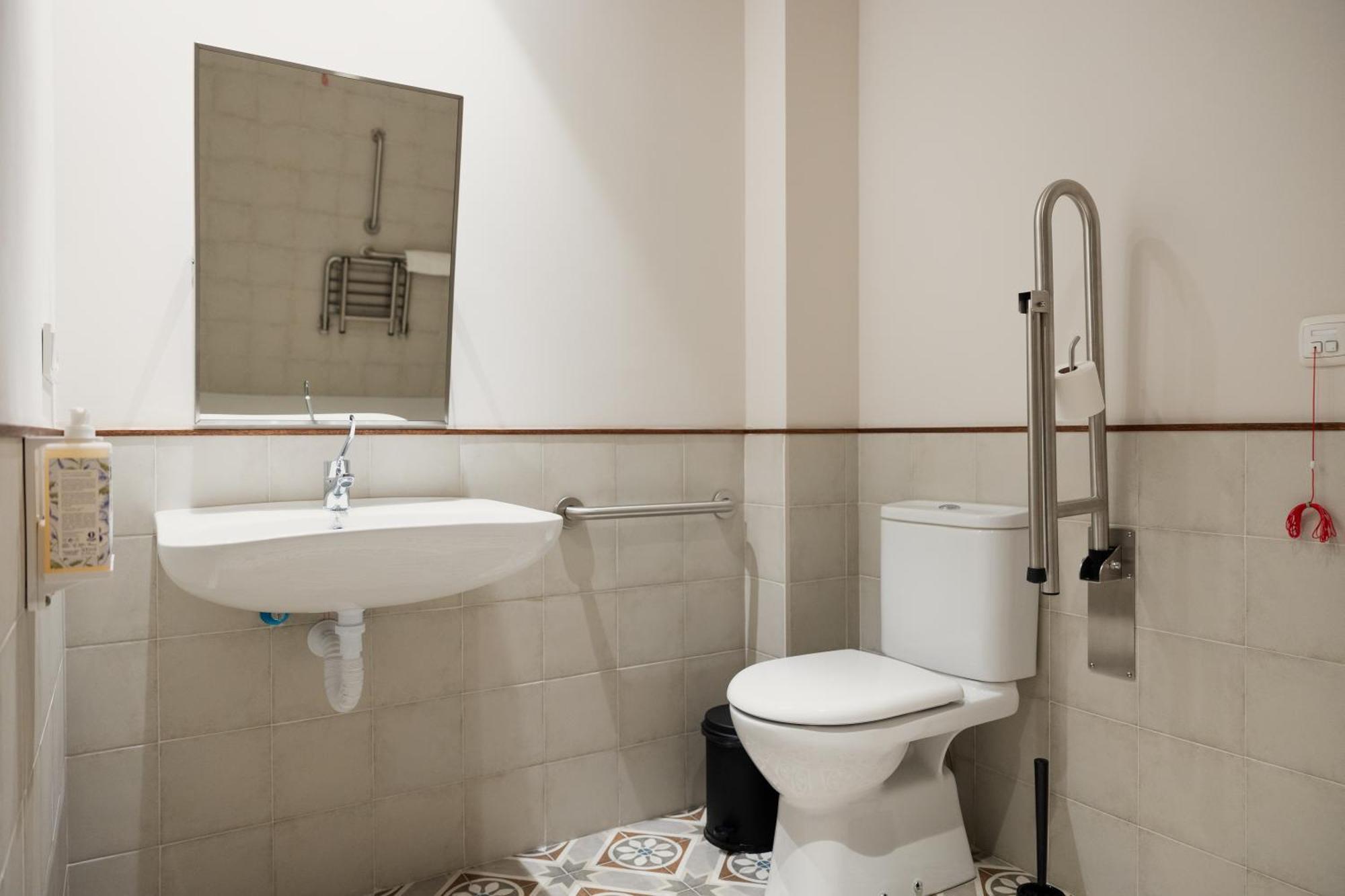 Batimont Suites & Apartments Билбао Екстериор снимка