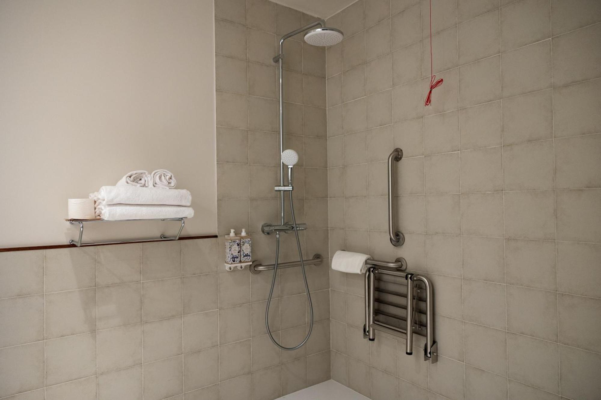 Batimont Suites & Apartments Билбао Екстериор снимка
