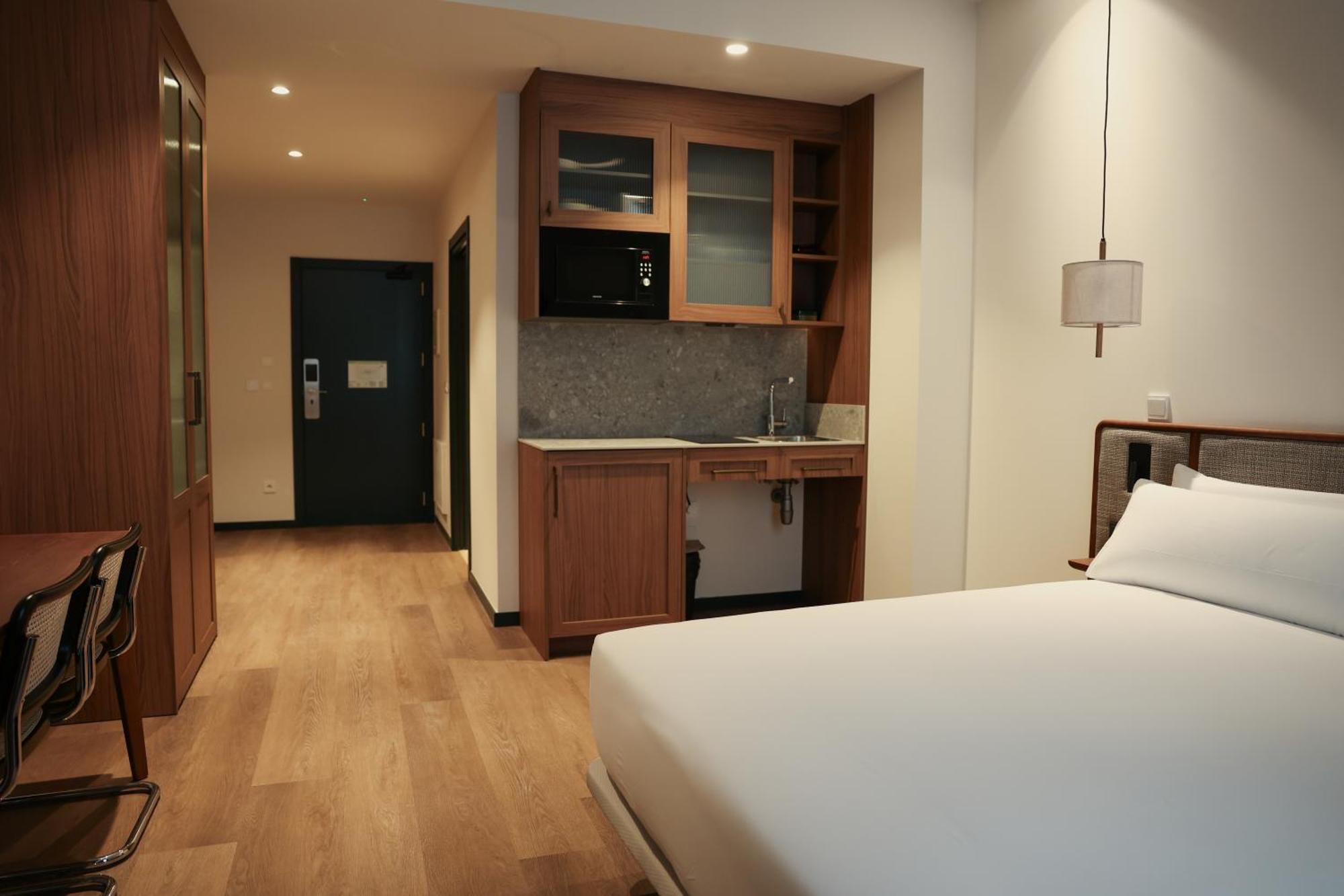 Batimont Suites & Apartments Билбао Екстериор снимка